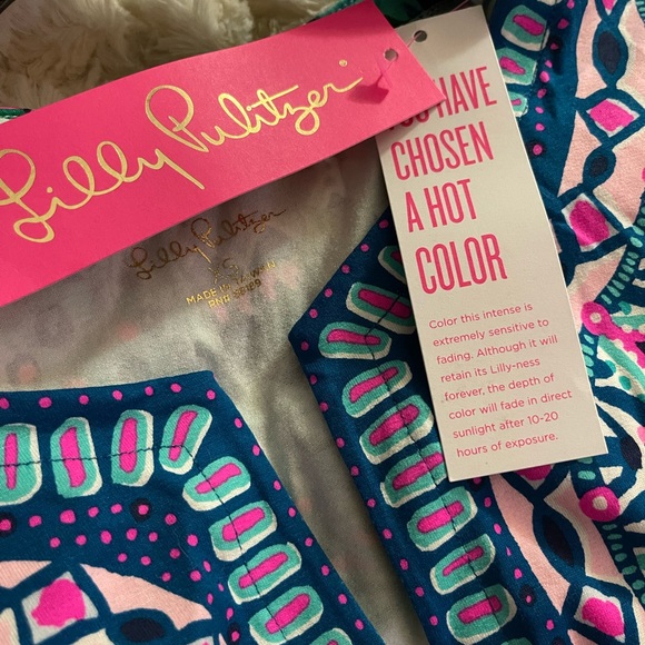 Lilly Pulitzer Top/ Lookin Sharp Engineered Alora Top - Picture 2 of 11